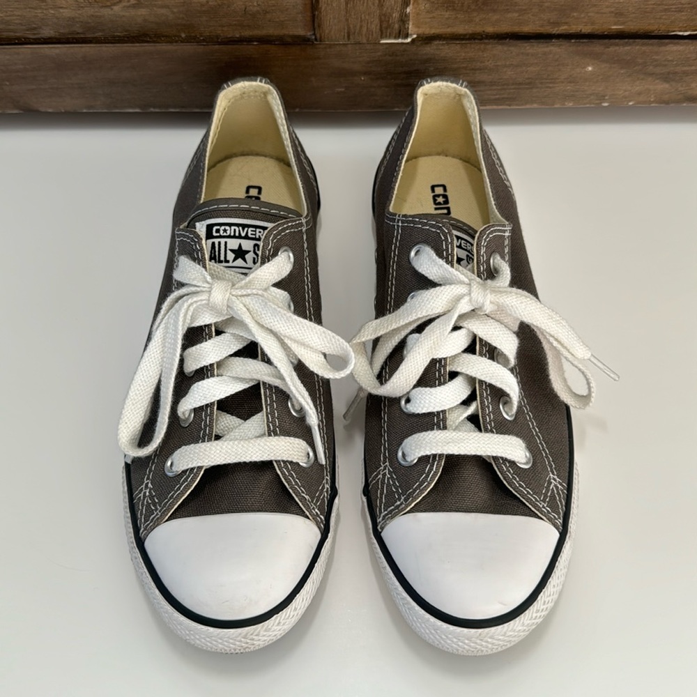 Converse Chuck Taylor All Star Low, women’s size 7, Gray